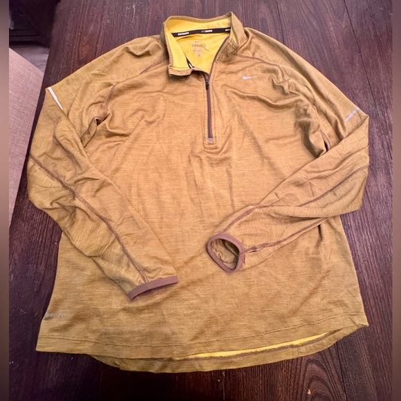 Nike Dri-FIT pullover - Picture 1 of 3